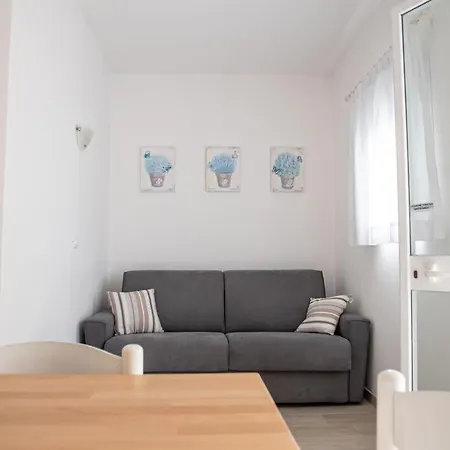 Marina Di Apartment