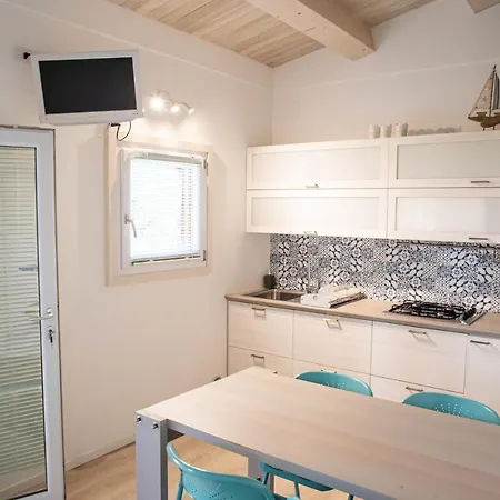 Marina Di Apartment *