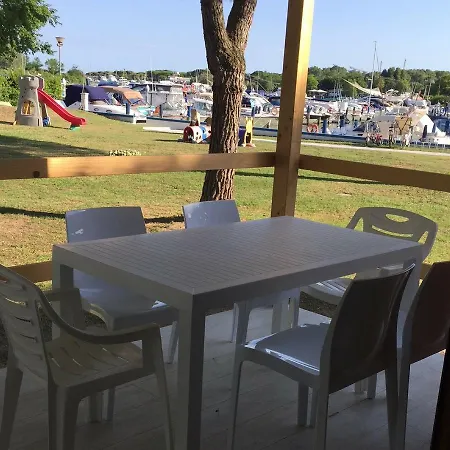 Marina Di Apartment